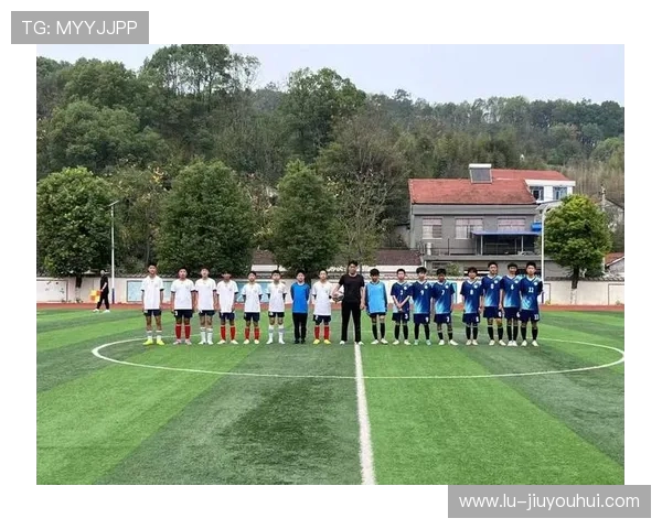 《小主持人带你走进足球世界 讲述绿茵场上的传奇与梦想》