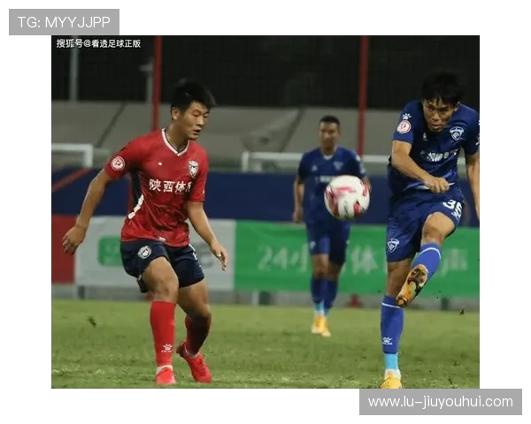 足球盖中盖战术解析：如何运用这一策略打破对方防线并创造进攻机会